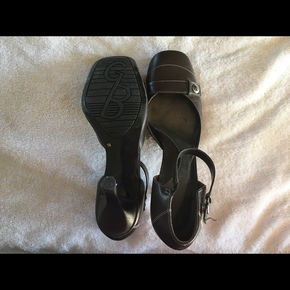 Fun, dress up or down high heal shoes - Picture 2 of 4